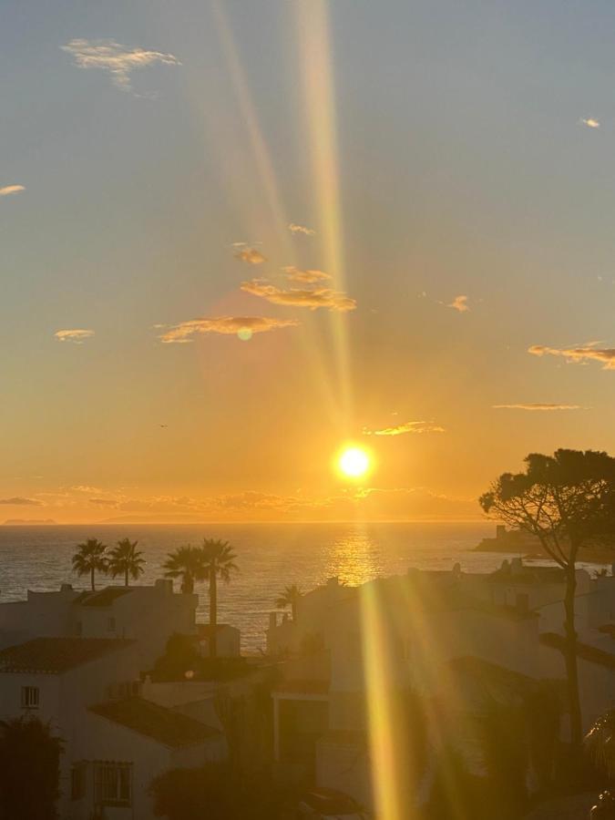 Miraflores Beachfront Penthouse Sitio de Calahonda Bagian luar foto