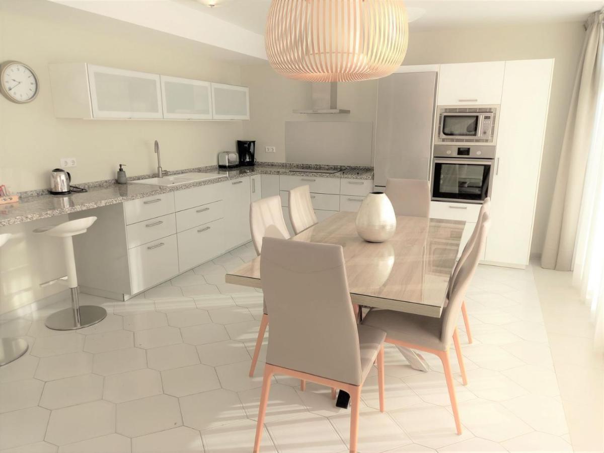 Miraflores Beachfront Penthouse Sitio de Calahonda Bagian luar foto