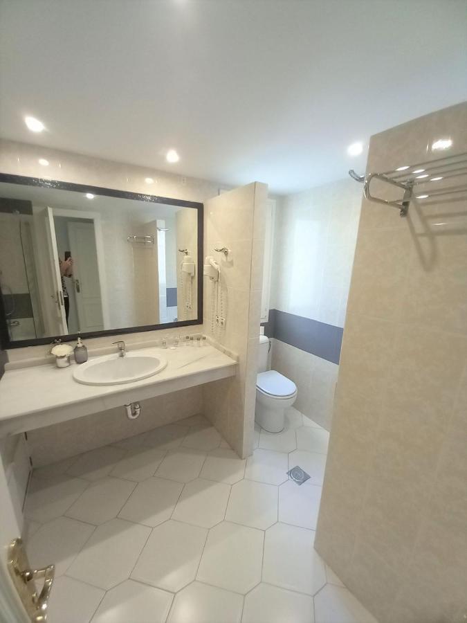 Miraflores Beachfront Penthouse Sitio de Calahonda Bagian luar foto