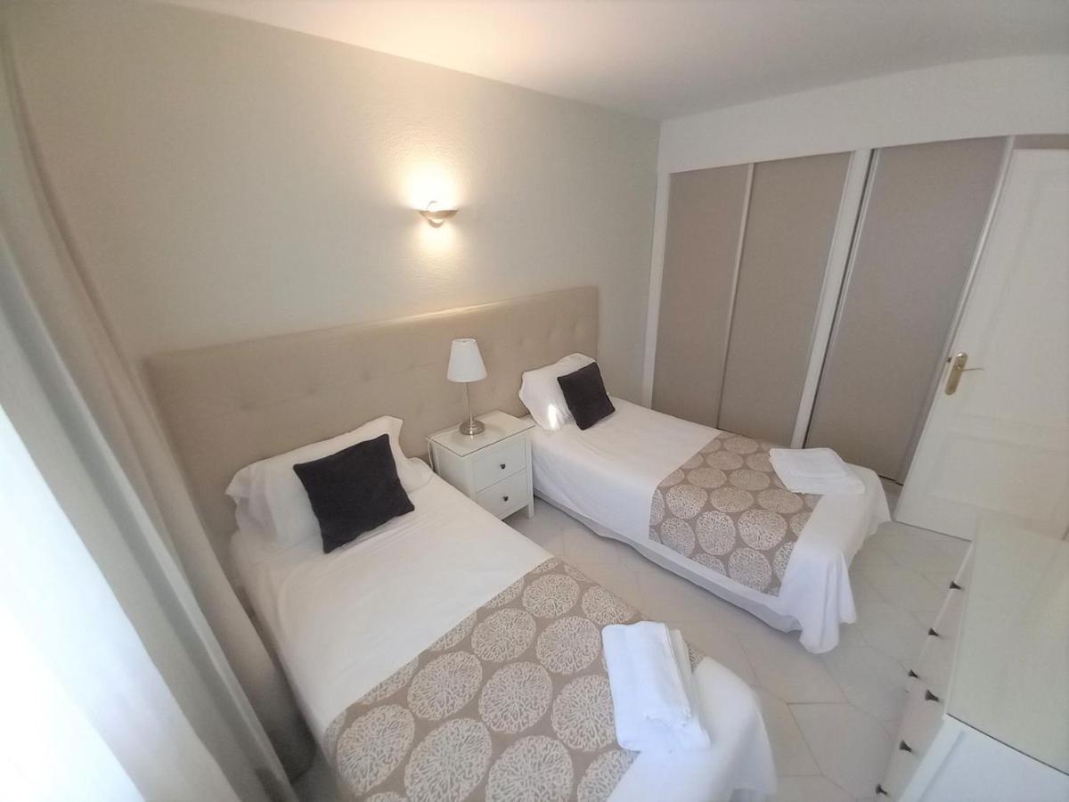 Miraflores Beachfront Penthouse Sitio de Calahonda Bagian luar foto