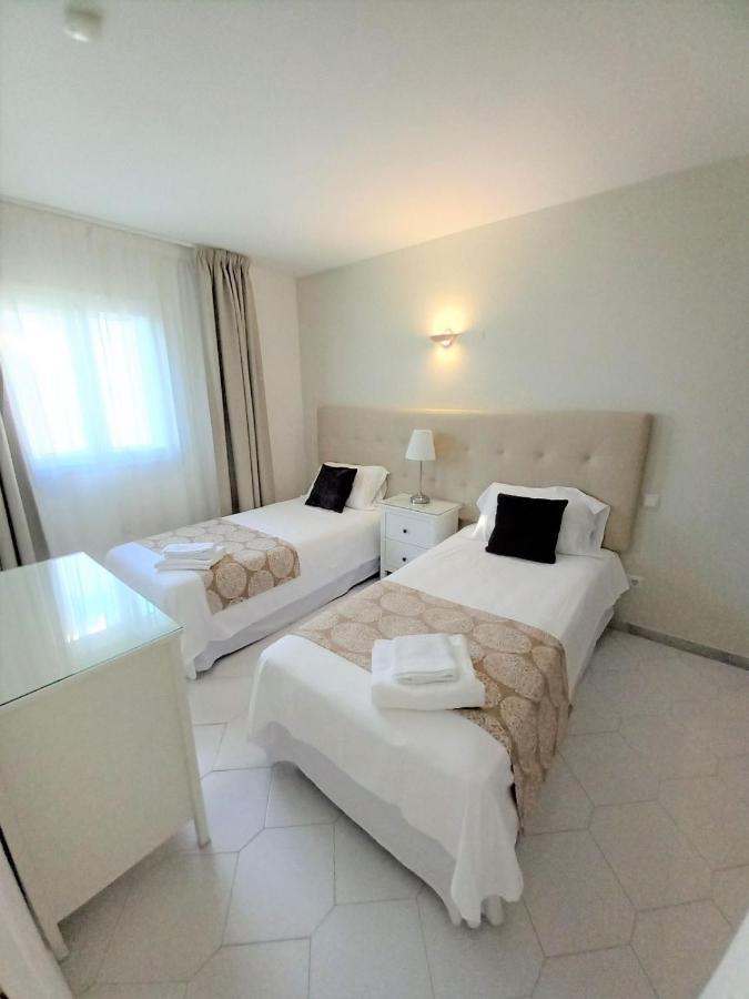 Miraflores Beachfront Penthouse Sitio de Calahonda Bagian luar foto